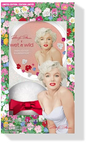 Wet n Wild Marilyn Monroe Iconic Diamond Highlighter, Illuminante Viso in Polvere con Perle Iridescenti per un Effetto Luminoso da Hollywood, Include Spugna Morbida per l'Applicazione, Peachy Pink