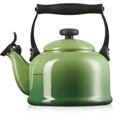 Le Creuset Wasserkessel Tradition, Füllmenge: 2,1 l, Emaillierter Stahl, Bamboo, 40102024080000
