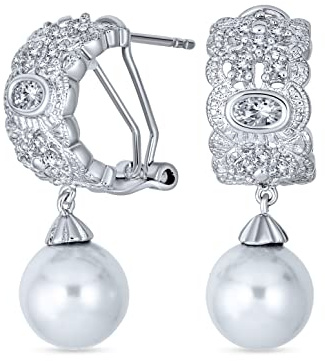 Elegante Joyería Nupcial Vintage - Pendientes de Aro Medio con Gotas de Perlas de Bola de Vidrio Blanco CZ Pavé Milgrain para Mujeres con Cierre Omega, Exquisitamente Chapados en Plata