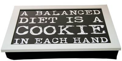 Carousel Home Bandeja de tapón con Cita Vintage, 43 x 32 cm, Color Blanco, con una Base de puf