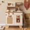 ROBOTIME Retro-Holzspielküche für Kinder 3-8 Jahre mit Eiswürfelspender, Rattan-Netzspind und Ledergriff, inklusive Zubehör und realistischen Kochutensilien, ideal für Rollenspiele, Creme-Farbe