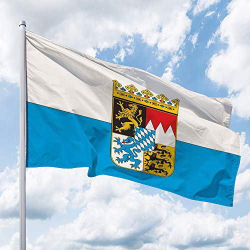 Deitert Bundesland-Flagge Bayern – 150x100 cm Bayern-Flagge mit Wappen (Streifen), Hissfahne aus reißfestem Polyester, Bayern-Fahne mit Doppelsicherheitsnaht gesäumt