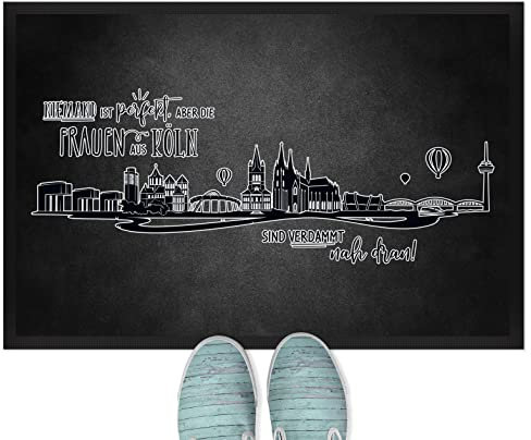 JUNIWORDS Fußmatte, Niemand ist perfekt, Aber die Frauen aus Köln sind verdammt nah dran, 60 x 40 cm, mit Gummirand (1006837)
