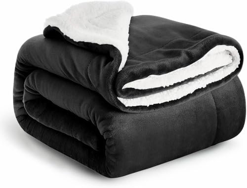 Casabella Sherpa Fleece Blanket - Plush Sofa Throw, Fleece Blanket for King Size Bed - Thick Warm Throw Blanket - Soft Fluffy Bedding, Travel Accessories - King Size Bed, Black, 200x240cm