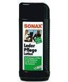 SONAX LederPflegeLotion 250 ml PET-Flasche mit Ausgießer.