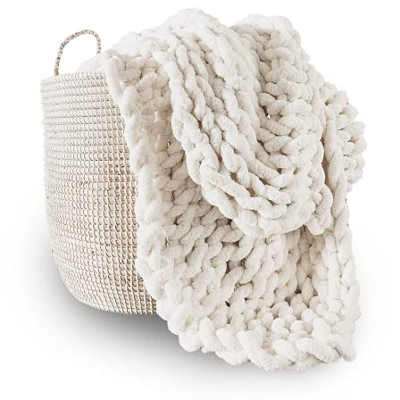 Adyrescia Manta de Punto Grueso, 100% Tejida a Mano con Hilo de felpilla Jumbo (50 x 60 Pulgadas, Color Blanco Crema)
