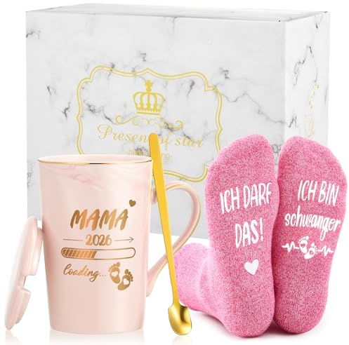 Yaryang 2 Piezas Regalos para Futuro Mamá Papá Taza de Café Calcetines Divertidos Regalo de Anuncio de Embarazo para Embarazadas Amigas Navidad Día de la Madre Día del Padre(Mama)