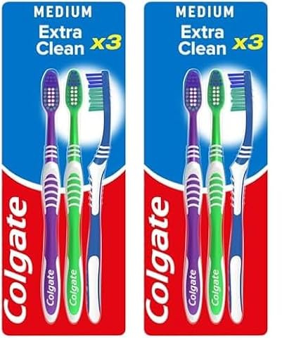Colgate Zahnbürste Extra Clean, 3 Stück – Handzahnbürste mit mittelharten Borsten erreicht die Zahnzwischenräume sowie hinteren Zähne – Zahnreinigung mit integriertem Zungenreiniger (Packung mit 2)