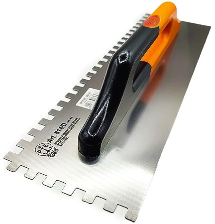 La zappa Zahnkelle Deutsch aus Stahl mit zwei Händen mit Holzgriff