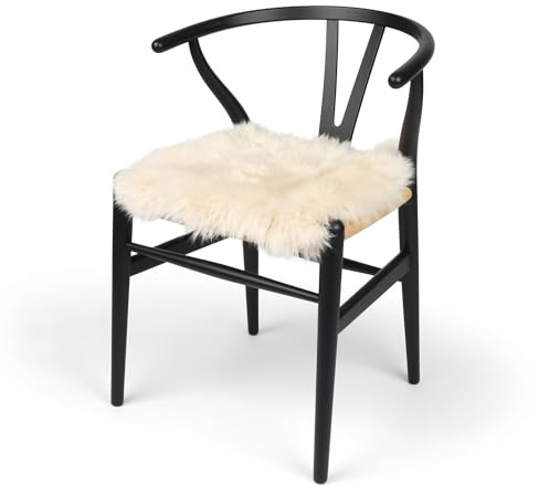 Nordic Sheep Lammfell Kissen 40x40 cm | Weiches Fell für Stühle & Sofa | Gemütliches Sitzkissen & Lammfell Sitzauflage im schönen nordischen Stil | Farbe: Beige