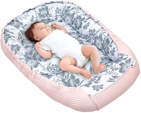 Medi Partners Reducteur de lit Bébé Cocon 100x60x15cm 100% Coton Waffle Baby Nest Nouveau-né Nid de Bébés Oreiller Couverture Fermoir sécurisé (Berry avec rose Waffle)
