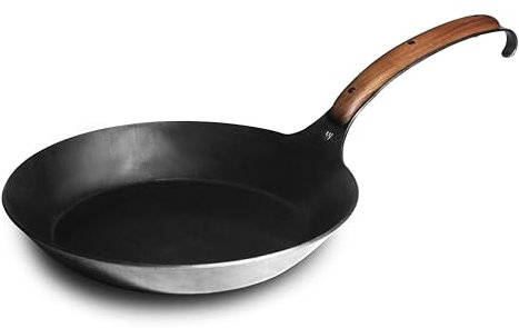 FeuerWerk-Wastl hochwertige Eisenpfanne mit Holzeinlage, schmiedeeiserne Pfanne, Bratpfanne, Herdarten geeignet (Griffeinlage Walnuss, 31 cm)