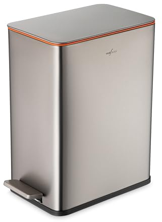 RED FACTOR Schmaler 10L Edelstahl Treteimer für enge Räume – Mülleimer mit Soft-Close-Deckel und herausnehmbarem Inneneimer für Bad, Küche, Schlafzimmer oder Büro (Metallic Grau)