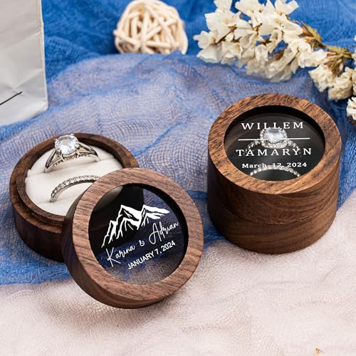 Kenon Gravierte Mini-Ringbox aus Holz - Doppelschlitz für Anträge, benutzerdefinierte Walnuss mit schwarz-weißem Futter, romantisches Geschenk für Frau Ehemann
