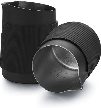 Normcore Milchkännchen Edelstahl - Kompakt ohne Griff - Barista Milchkännchen - Rostfreie Milchkanne Edelstahl für den Cappuccino und Latte Art - Sharp Ausguss (450ml, Schwarz)