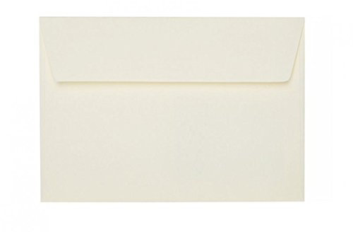 Paper24 Hochwertige Briefumschläge mit Haftstreifen B6 (125 x 176 mm) in Zartcreme, 120 g/m² - 100 Stück.