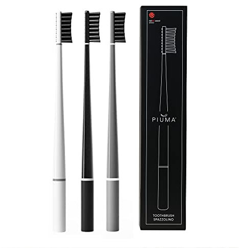 PIUMA Ricarica 3x - Lo Spazzolino da Denti Italiano Manuale Eco con Design Innovativo Brevettato che Permette una Profonda e Completa Pulizia Dentale - Riciclabile e Made in Italy - [3 Spazzolini]