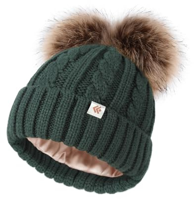 Creekstone Berretto Bambino con Doppio Pompon, Foderato in Raso Seta, Cappello Invernale Ragazzi Ragazze, Caldo Berretto con Doppio Pompon 1 a 7 Anni (IT, Testo, Taglia Unica, Verde)