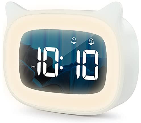 UQTUKO Sveglia Digitale Bambini, sveglia da comodino digitale 18 Musica allenamento del sonno per bambini Doppia Sveglia con Snooze LED Wake up Light Funzione di Ricarica, bianco