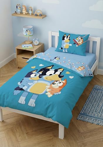 Bluey Babysängkläder 100 % bomull - påslakan 100 x 135 cm och örngott 40 x 60 cm - vändbart sängset för barn med familjemönster - Oeko-Tex