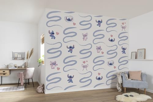 Komar Vlies Fototapete - Lilo und Stitch Be Kind - Größe 300 x 250 cm - Disney, Tapete, Kinderzimmer, Kindertapete, Blau