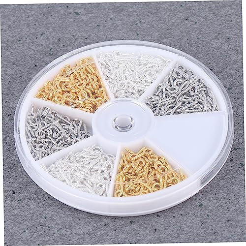 JEWEDECO Juego De 900 Tornillos De Ojo De Oveja Caja, Mezcla De Colores, Hierro Enchapado, Gancho Autorroscante Multiusos Para Bricolaje, Colgar Joyas, Fotos y Manualidades De Madera