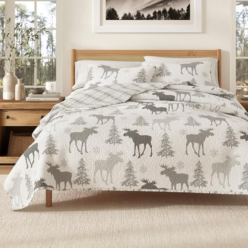 Great Bay Home Lodge Quilt Set - 2-Piece Twin/Twin XL Size Rustic Bedding Set - Lightweight, All-Season, Reversible Bedspread (Moose - Grey)