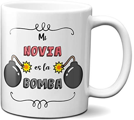 Planetacase - Taza para Novias - Mi Novia es la Bomba - Regalo Original Novia - Cerámica 330 mL - Apta para Microondas y Lavavajillas, Diseño Novia