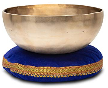 XDrum Terapeutisk ljudskål ton D kudde set – stämd på ton D – för sakral-chakra (Svadhisthana) – ca. 23 cm Ø – ca. 1 300 g – handgjord bronslegering från Indien – inkl. matchande kudde