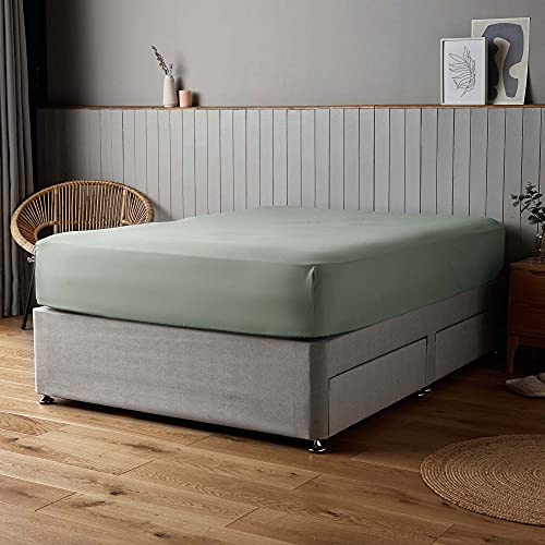 Silentnight Supersoft Fitted Sheet - Cosy & Comfortable Delicate Touch - Luxurious Easy Care Microfibre with Elasticated Corners - Stylish & Modern Mattress Fitted Sheet, Single Bed, Sage Green