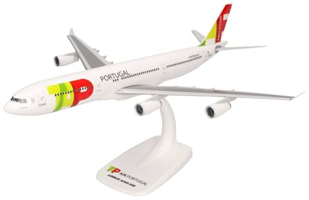 Herpa Snap-Fit modellflygplan TAP Air Portugal Airbus A340-300 – CS-TOB D. João de Castro, miniatyr i skala 1:200, samlarobjekt, modell med stativ, plast