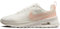 Nike Damen Air Max Nuaxis Damenschuh, Sail/Washed Coral-Guava Ice-Phantom, 43 EU
