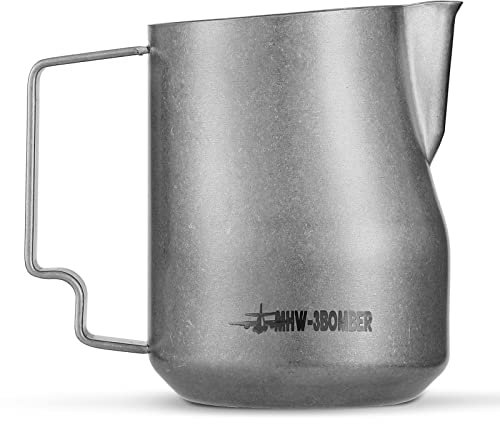 MHW-3BOMBER 450ml(15oz) Milchkännchen Milchkanne Profi, 15oz Milchkännchen Edelstahl für Espresso, Cappuccino dampfend schäumend mit Hawksbill-Mündung Design, Barista zubehör Grau Modell: P6003SS