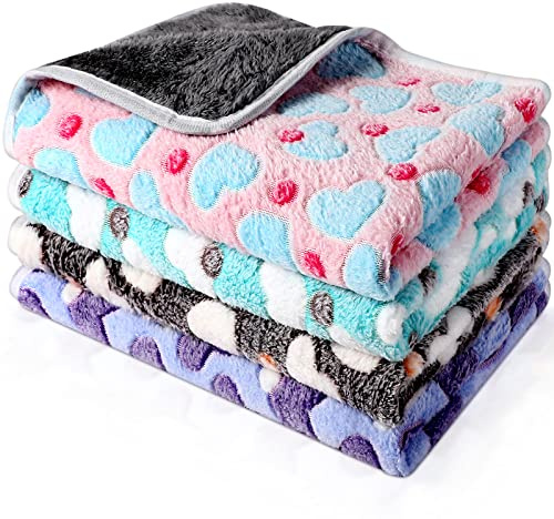 Namalu 4 Couvertures pour Cochon d'Inde en Polaire Lavables Imperméables Doublures pour Cage Absorbantes Tapis de Couchage Réutilisable pour Animaux de Compagnie (Motif de Coeur, 30 x 30 cm)