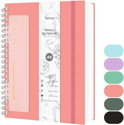 Qefuna Notizbuch A4 Liniert, 300Seiten Spiralnotizbuch, 100g/M² Tintenfestes Papier, PVC-Hardcover,mit Lineal, Erweiterbare Taschen, Elastische Bänd, für Frauen, Männer,21x 28 cm-Rosa