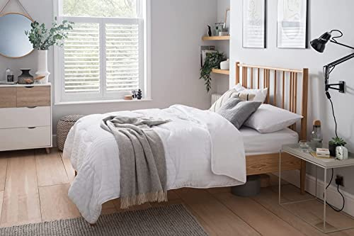 NIGHT LARK - All-in-One Bed Comforter - Down Alternative - All Season - Linen Collection - Warm & Lightweight - Machine Washable - Hypoallergenic Bedding - Twin Comforter - White Seersucker