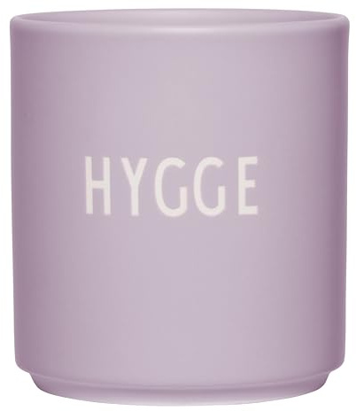 Design Letters Lieblingsbecher Lavendel HYGGE Tasse | Ideals als Muttertagsgeschenk, Vatertagsgeschenk | Geschenke für Frauen, Geschenke für Männer | Kaffeebecher Porzellan | Tasse mit Spruch 250ml