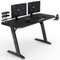 SENSE7 Scrivania Nomad Classic, tavolo gaming 140x60 con gancio per cuffie, porta bevande, supporto controller e superficie in fibra di carbonio, Ergonomico e ideale per il gaming