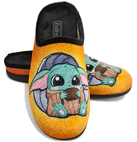 Zapatillas casa unisex Baby Yoda fan art- by Maria Latorre - Garantía de Calidad 43