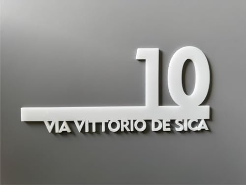 Numero civico e indirizzo per esterno personalizzato in plexiglass vari colori, Targhetta con numero e indirizzo resistente decorazione da parete per esterni, Made in Italy (Nero, 22x10 cm)