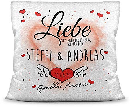 PR Print Royal Kissen inkl. Füllung mit Spruch - Unsere Liebe ist echt - zum Beschriften mit Vornamen der Partner und Wunschdatum, Kissen Polyester - Weiß flauschig, 40 x 40 cm