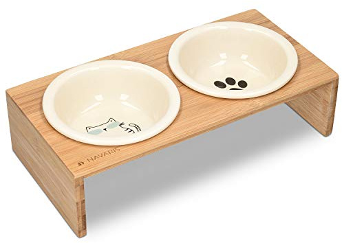 Navaris Futternapf Katze mit Bambus Halter - Futterstation Set Keramiknapf für Katzen Hunde - Keramik Fressnapf Set Futterbar mit Holz Halterung