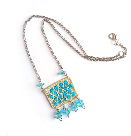 collana da donna stile etnico con pendente fatto all'uncinetto e perline, Gioielli all'uncinetto, turchese/azzurro, Made in Italy, Bijoux da donna, Lavorazione Artigianale