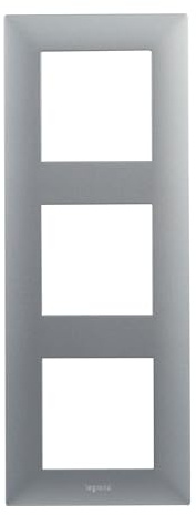 LEGRAND Marco triple de la gama Niloé Step para instalación componible, Color Aluminio, 398281