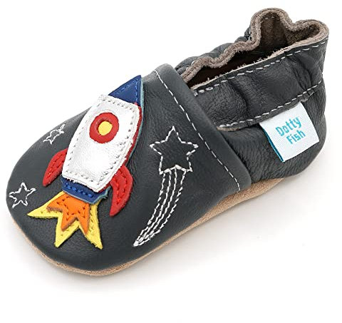 Dotty Fish Krabbelschuhe aus Leder – rutschfeste, weiche Sohle, Barfußgefühl, Lauflernschuhe & Babyschuhe für Jungen, Dunkelgrau mit Weltraumrakete, 18-24 Monate (23 EU)