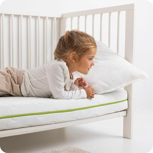 Viculii Enhanced Bamboo Cot Bed Mattress | 140x70x10cm | Hypoallergenic | Fibre Core | Breathable & Machine Washable | Large Junior Toddler Size