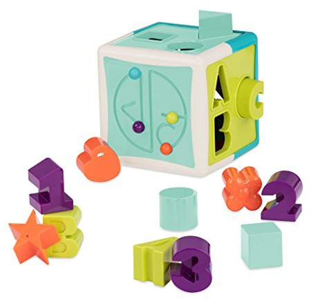 Battat - Cubo selezionatore di Forme - Forme, Numeri e Lettere - Cubo di attività di ordinamento per Bambini - Giocattolo di destrezza - Labirinto di Perline - 2 Anni +