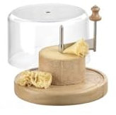 Iris Barcelona Cortador de Queso Horizontal con Tabla de Madera Redonda y Tapa Transparente, Eje Central Giratorio con Cuchilla para Cortar Virutas y Flores de Queso Ø22cm