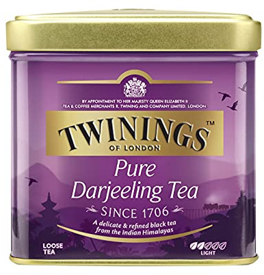Twinings Pure Darjeeling - Schwarzer Tee lose in der Tee-Dose - zarter, erstklassiger Schwarztee mit einem Hauch von Muskat, gepflückt in den Anbaugebieten der Himalaja-Region, 100 g