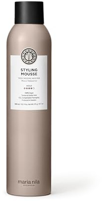 Maria Nila Styling Mousse, Halt 4/5, Verleiht Volumen & reduziert statisches Haar, Antioxidantien bewahren die Haarfarbe, 100% vegan, Sulfat & Parabenfrei 300ml